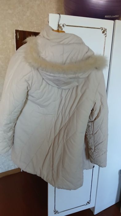 Продам зимову  курточку