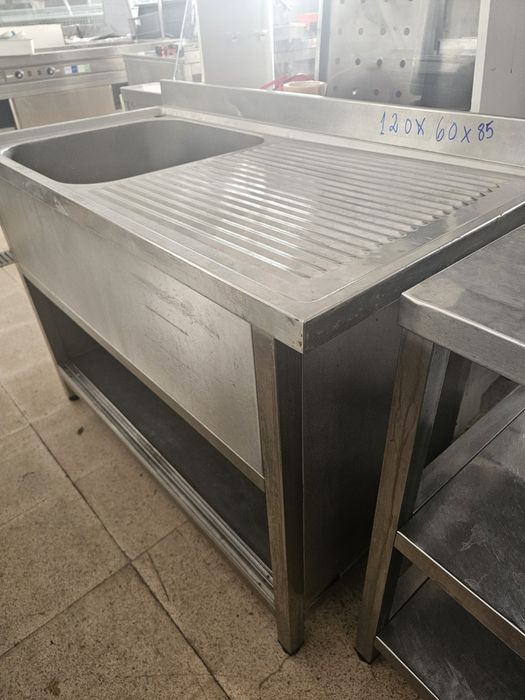 Bancada de inox com lava loiças