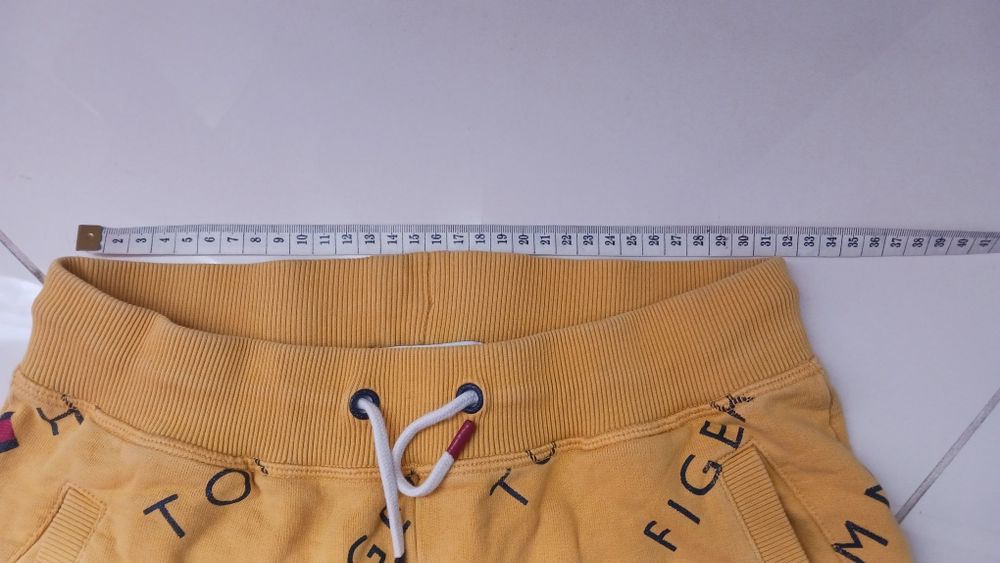 Krótkie spodenki Tommy Hilfiger rozm. 152