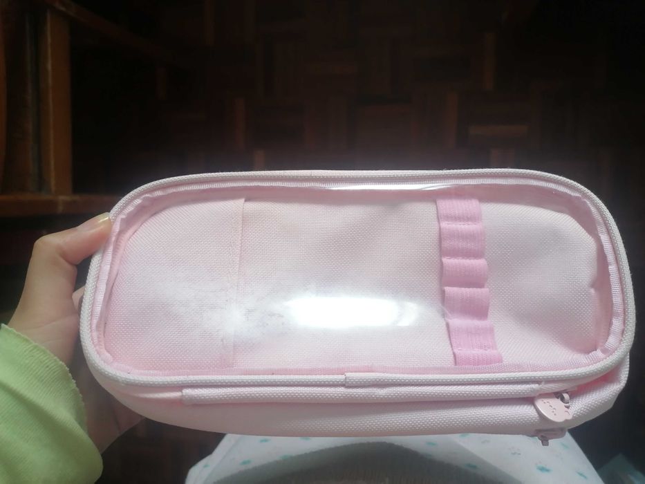 Estojo rosa pouco usado