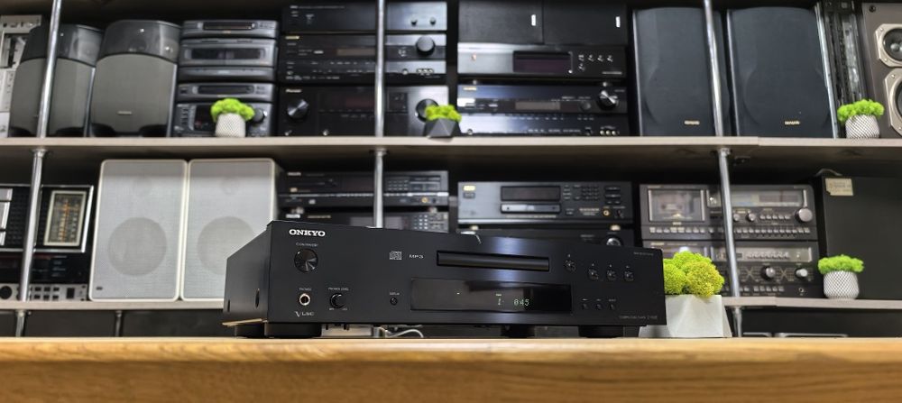CD-програвач Onkyo C-7030/MP3
