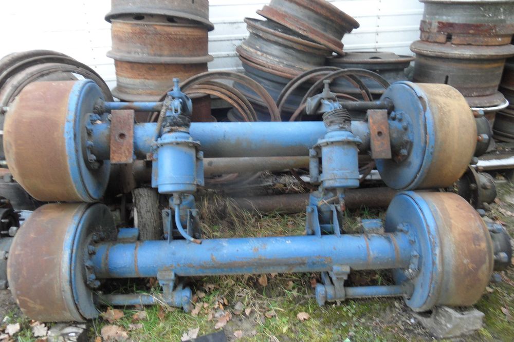 Oś do przyczepy jednoosiowej dwuosiowej