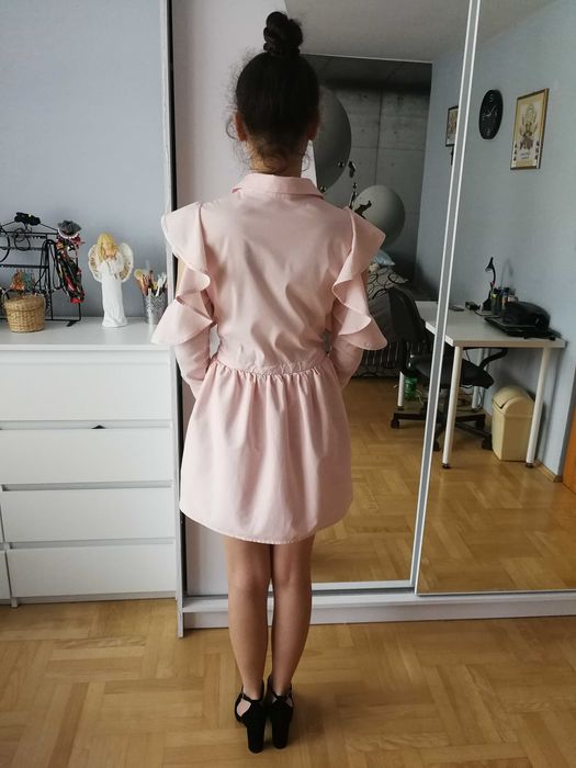 Rozkloszowana, elegancka sukienka