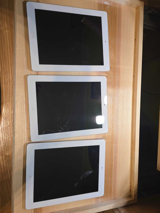 Tablet ipad 3 szt 2x A1430 1x A1416 16gb uszkodzone