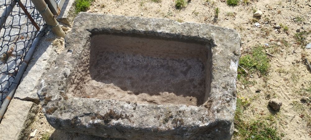 Pias de pedra antigas