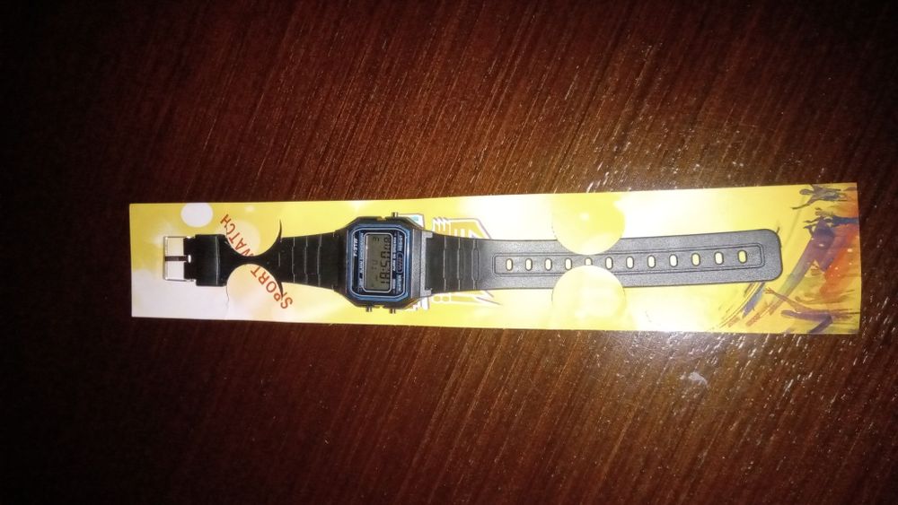 Relógio de pulso digital NOVO