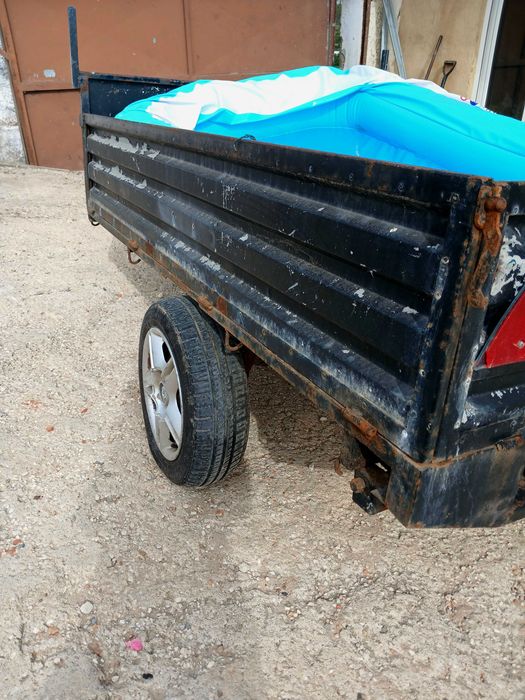 Reboque com Eixo de Carro
