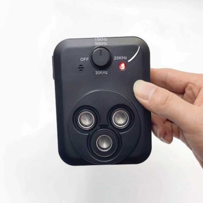 Уличный садовый отпугиватель собак, котов, птиц, мышей відлякувач PIR