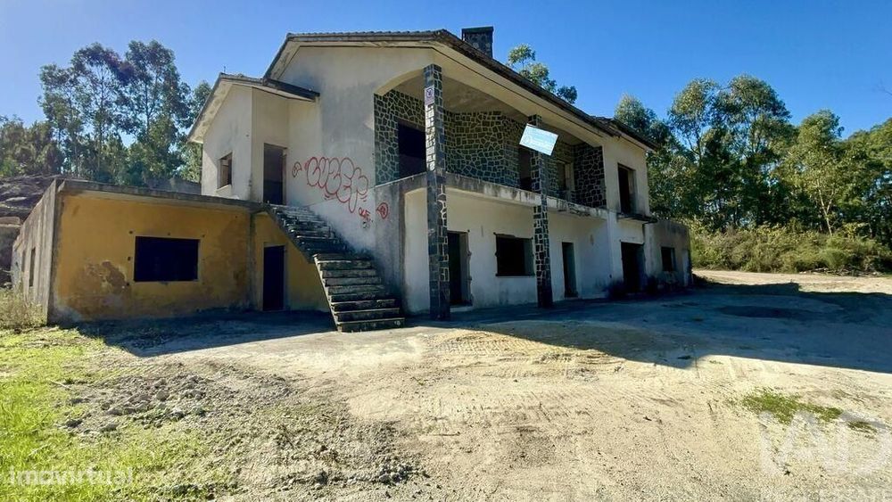 Propriedade T3 em Forjães de 530,00 m2