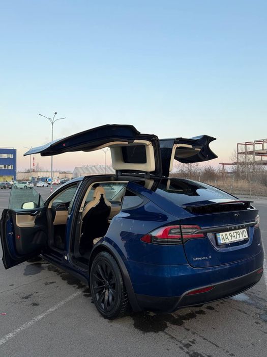 Tesla Model X 2016