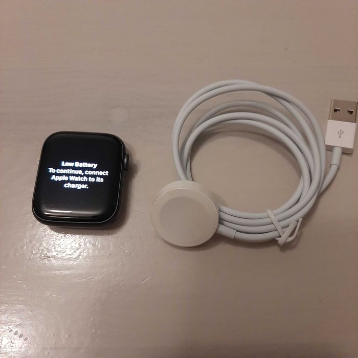 Apple watch 6 gps czarny zero rys +nowy pasek nowa ładowarka i osłonka