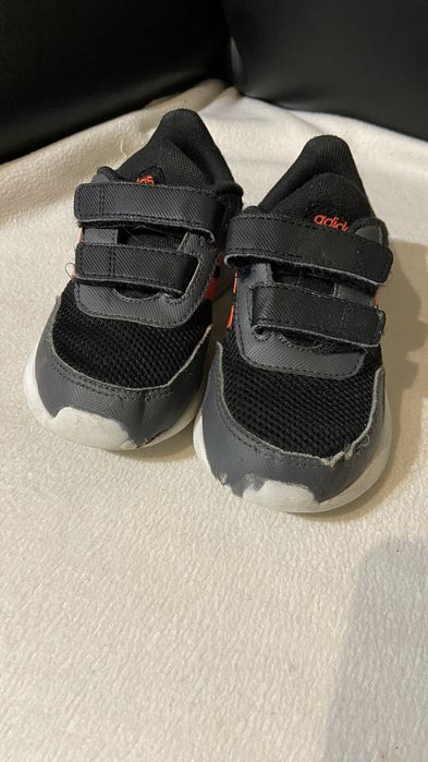 Sapatilhas Adidas nr 25 1/2