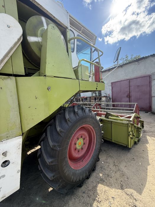 Комбаїн claas dominator 76