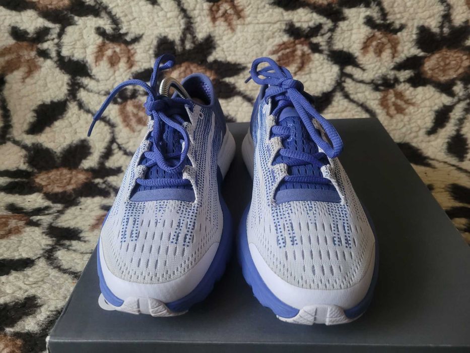 Mega lekkie buty do biegania UnderArmour Speedform wkł.24 cm superstan
