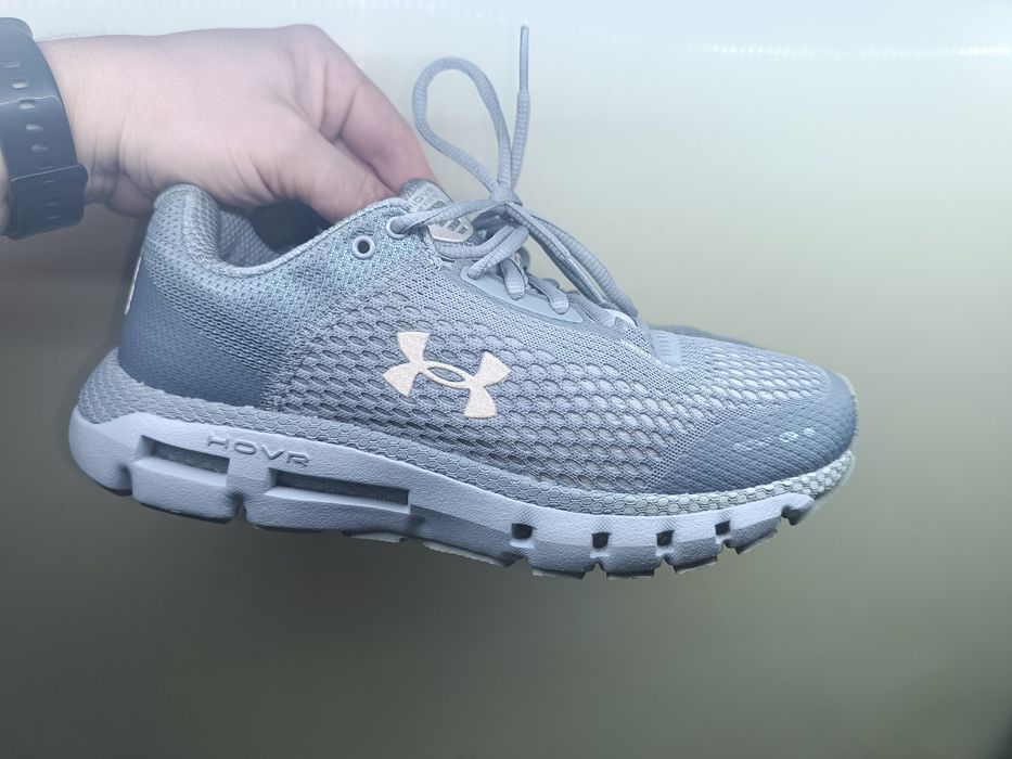 Кросівки  40 Under Armour Bluetooth® HOVR Infinite.