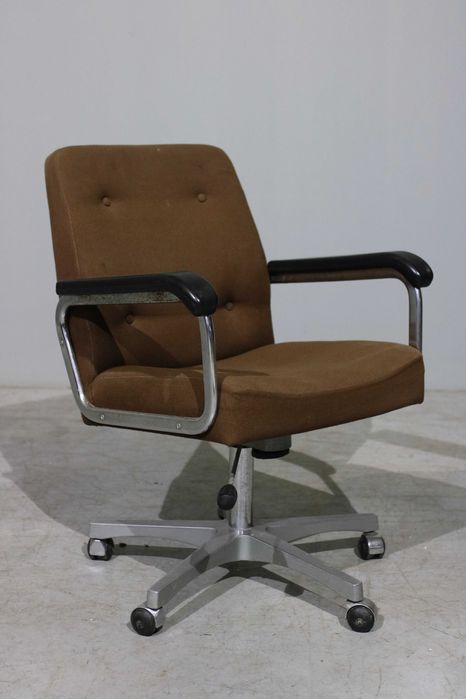 Cadeira de escritório nórdica| Chair design