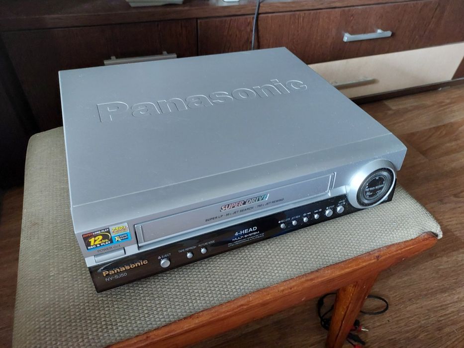 Видеомагнитофон Panasonic (на детали)