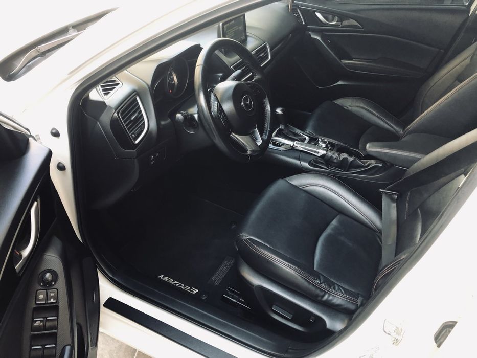 Продажа Mazda3 полная комплектация