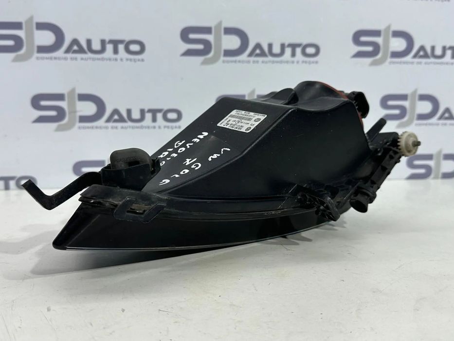 Farol Nevoeiro Direito - Volkswagen Golf VII