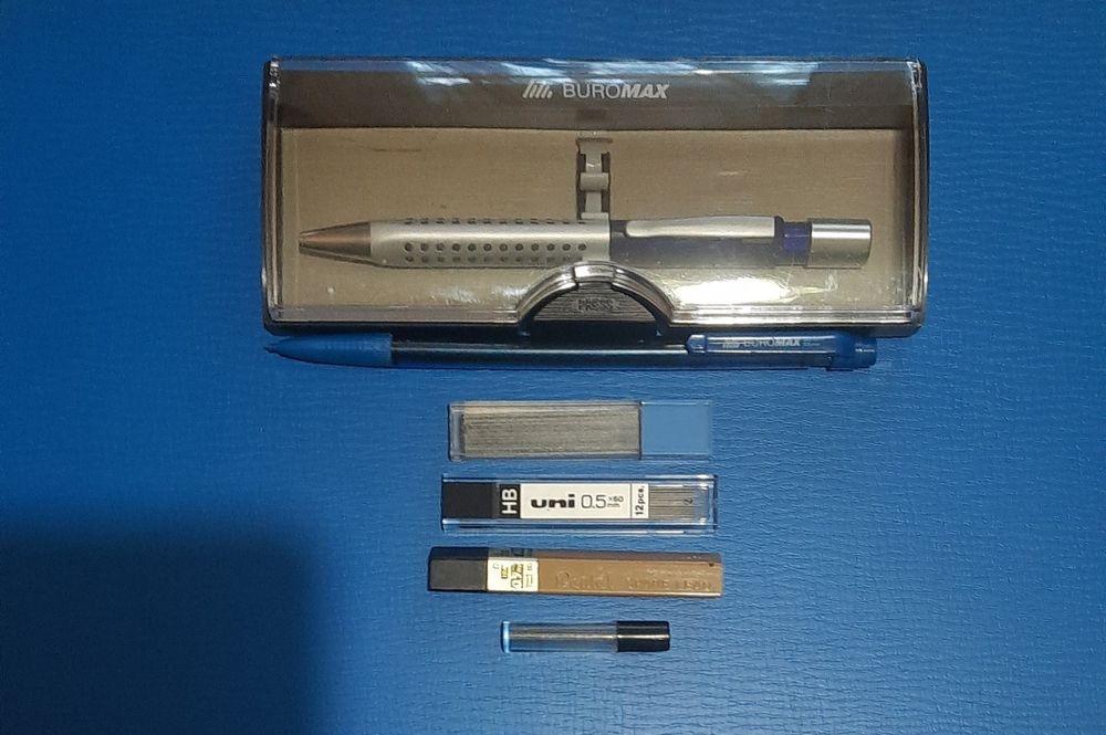 Ручки шариковые.