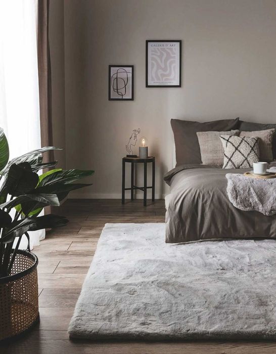 Tapete cinzento de pêlo curto fofinho, medidas 1.60x2.25m