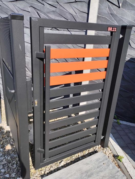 Furtka palisada 100x148cm, czarna z pomarańczową wstawką