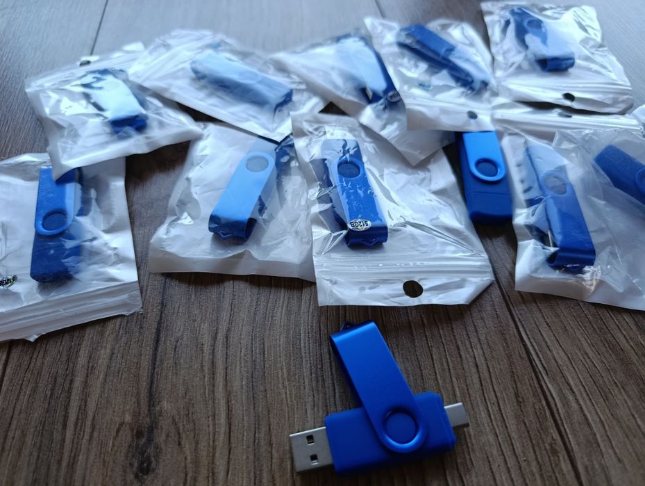 Pendrive 512 GB.
