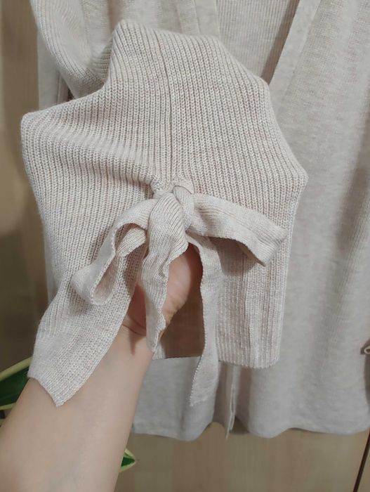 Basicowy kremowy wiskozowo bawełniany prążkowany kardigan z wełną