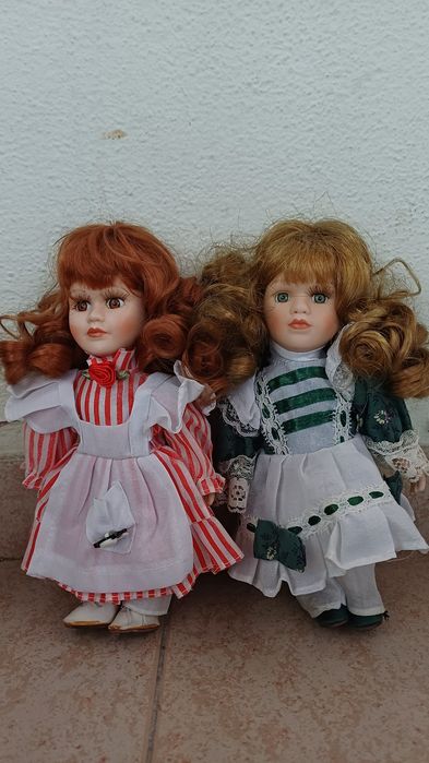 Vendo 2 mini bonecas de porcelana