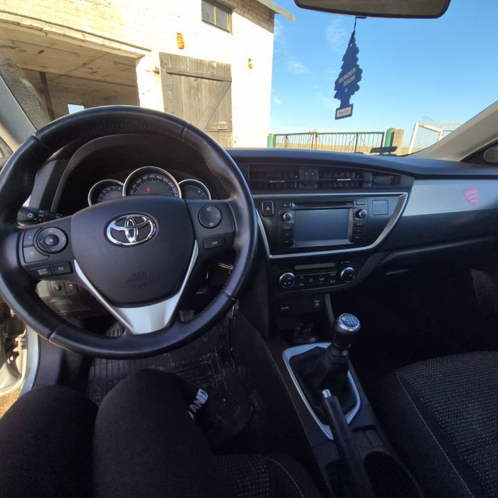 Toyota Auris 1.4 2015 r.
