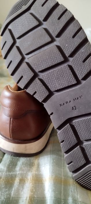 Tênis Zara Castanhos n42