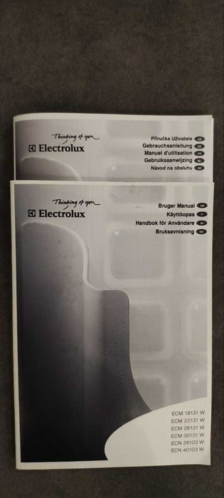 Морозильна камера Electrolux, модель .ECM 26131 W
