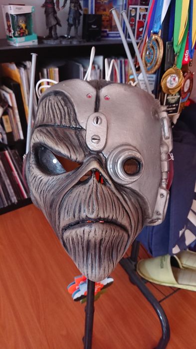 Iron Maiden máscara oficial Eddie