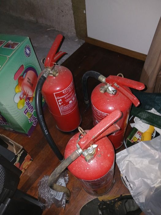 Extintores de incêndio (conjunto de 4)