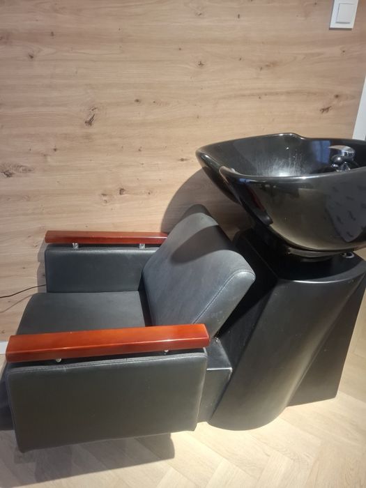 Myjnia fryzjerska w komplecie dwa fotele