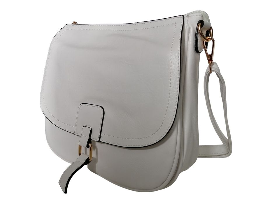 Biała torebka damska na ramię, klasyczna listonoszka, styl miejski