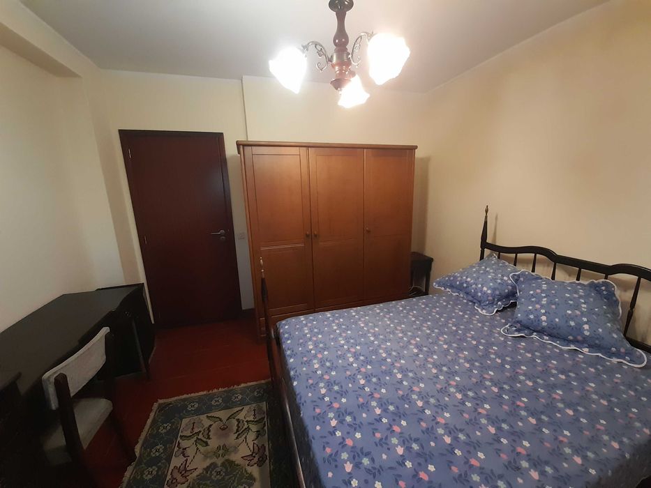 Quartos para estudantes, perto Loja do Cidadão.