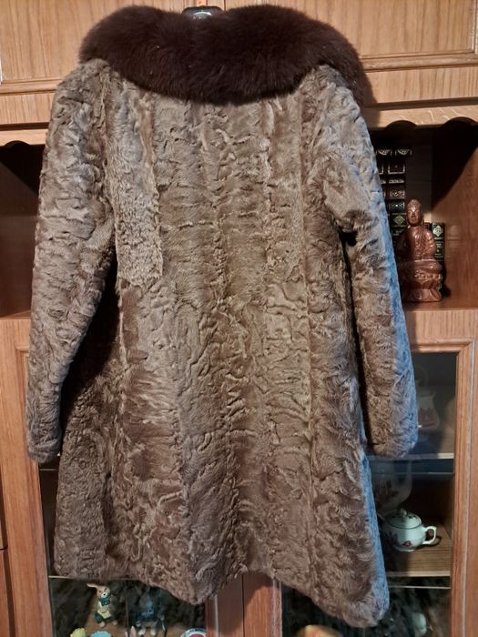 Futro naturalne karakuły z kołnierzem z lisa_vintage