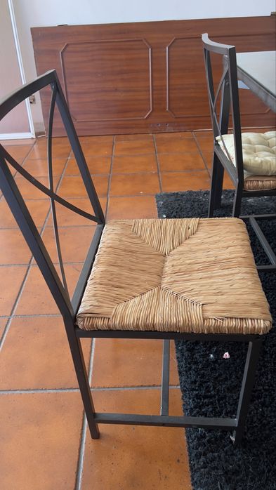 Mesa de jantar em vidro+ 4 cadeiras
