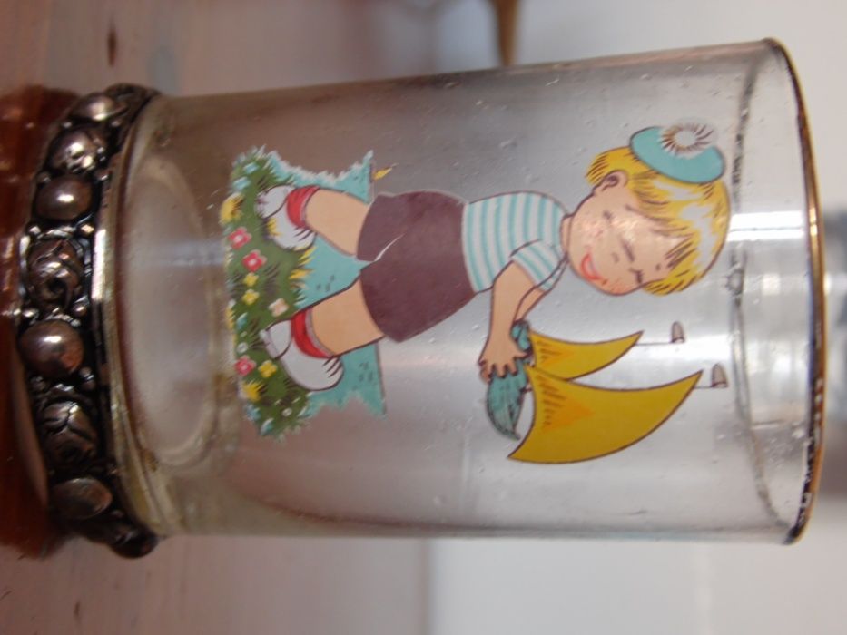 Copo de criança em vidro