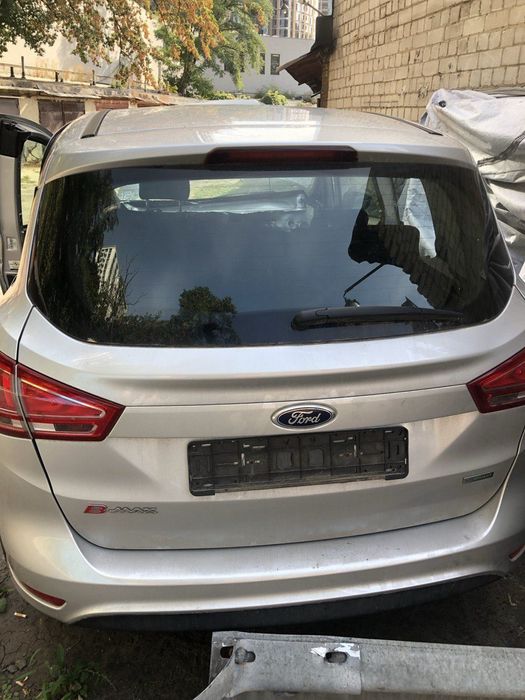 Бампер крышка багажника форд Би-макс  FORD B-MAX
