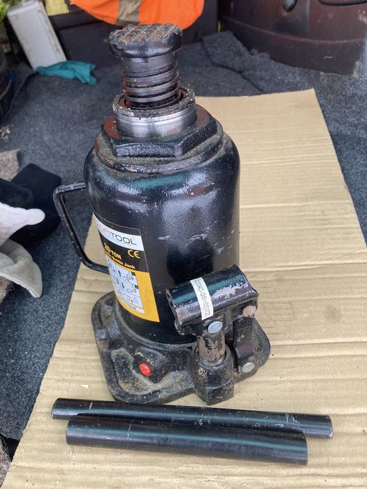 автомобільний домкрат вантажний 5-20тон