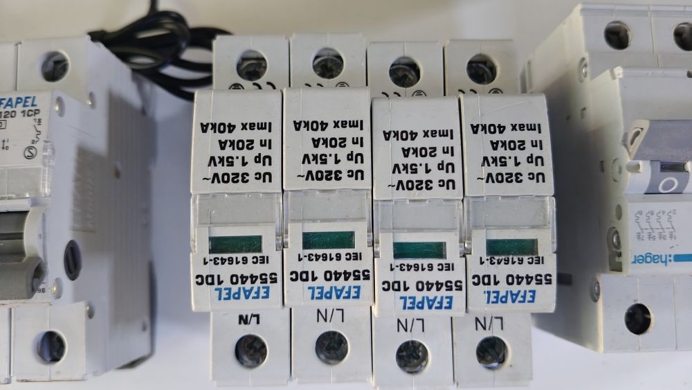 Sistema Solar Trifásico GoodWe 4kW Completo – Inversor + Smart Meter + Proteções