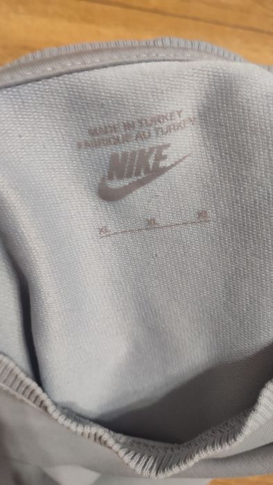 Сірий світшот Nike