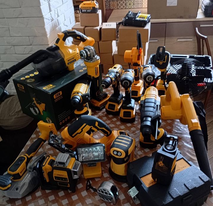 Болгарка на DeWalt та Makita батареї