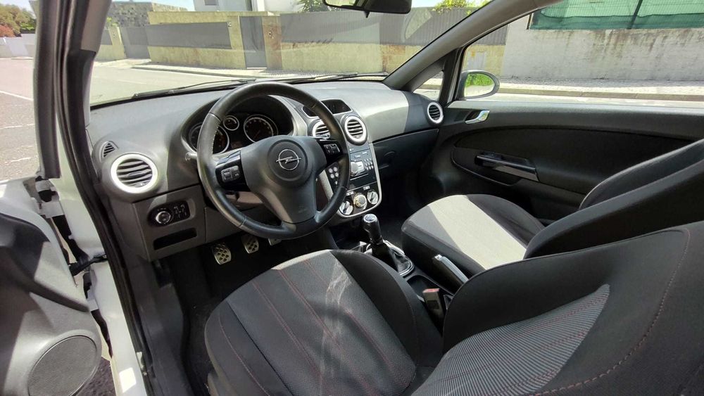 Opel Corsa 1.2 Black Edition 85cv — 2010