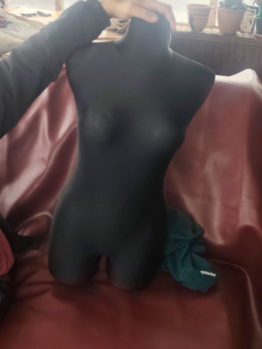 Манекен выставочные  подвесные