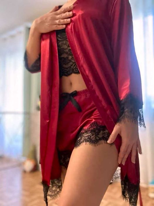 Sexy satynowy koronkowy komplet bielizny nocnej