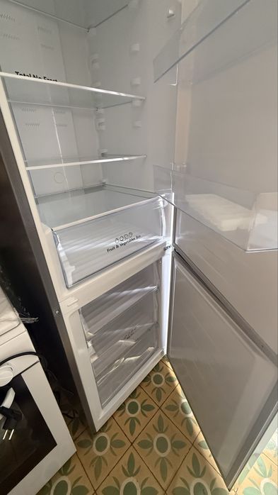 Frigorífico Combinado HISENSE RB390N4BCC (No Frost - 186 cm - 304 L - Inox)