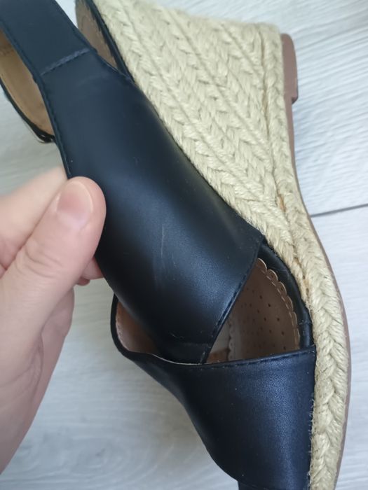 Sandały damskie na koturnie